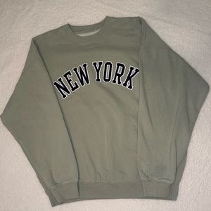 Brandy Melville Sage green New York sweatshirt
